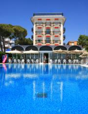 CAMBRIDGE HOTEL****